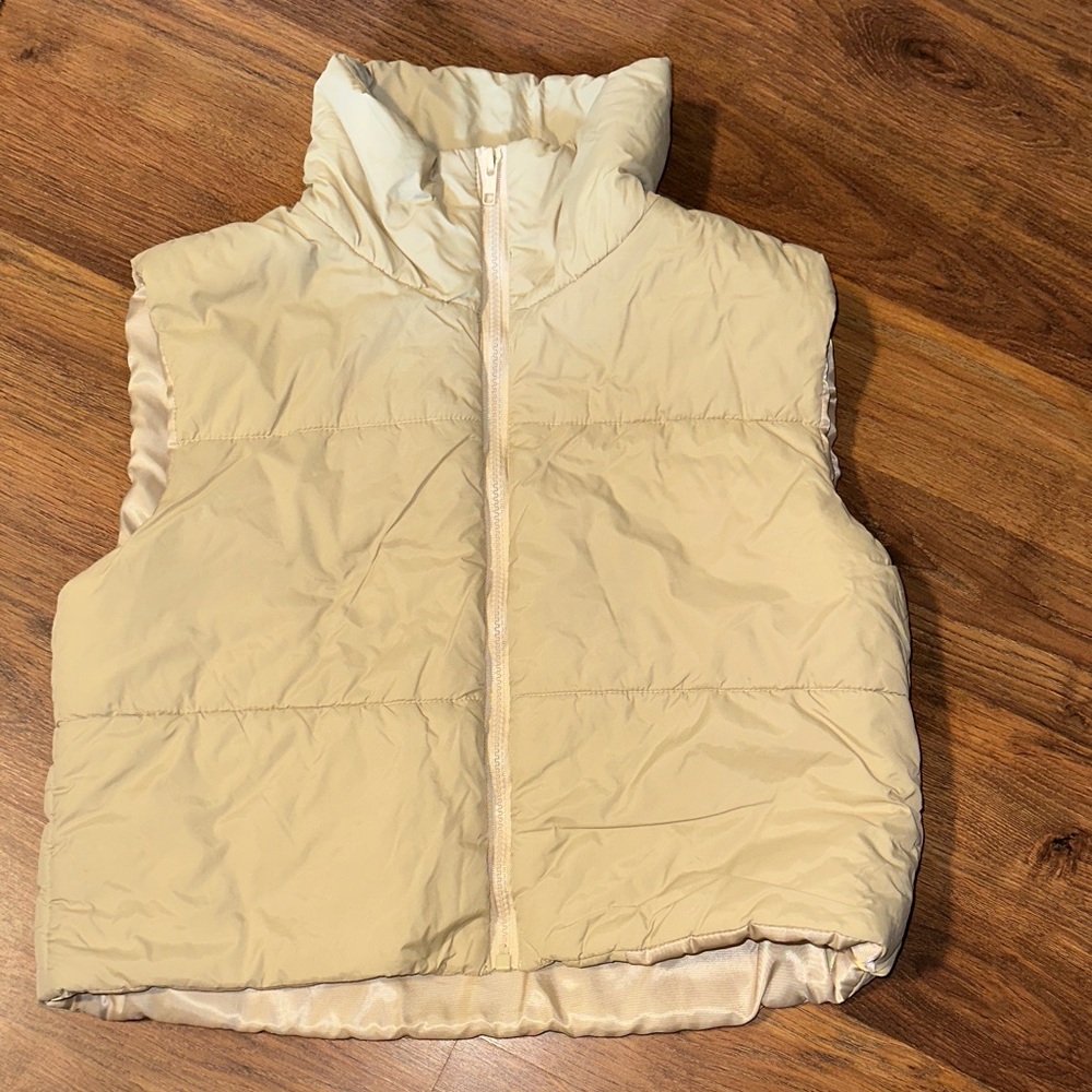 Cream Cropped Puffer Vest
